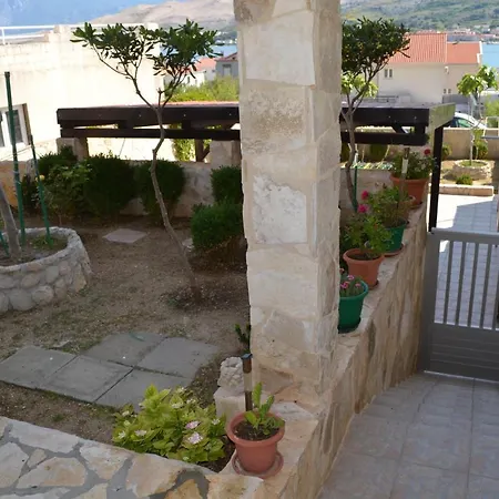 Apartment Lora